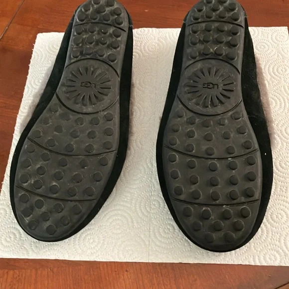 UGG SLIPPERS. SIZE 8. NAVY & GRAY. WORN ONCE INDOORS. LIKE NEW!  FUZZY & WARM. - Picture 5 of 7